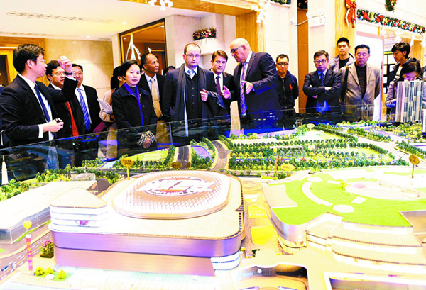 國(guó)際籃聯(lián)考察團(tuán)實(shí)地考察2019年男籃球佛山賽區(qū)主場(chǎng)館